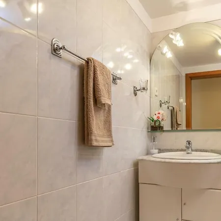 Rodrigues * Funchal (Madeira)